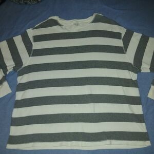 Denver Hayes Gray and White Striped Long Sleeve Tee